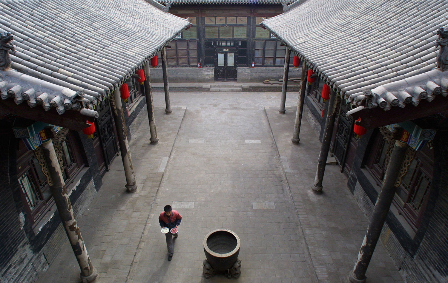 2002-02-09T000000Z_748307082_RP3DRHYMBZAA_RTRMADP_3_CHINA.jpg