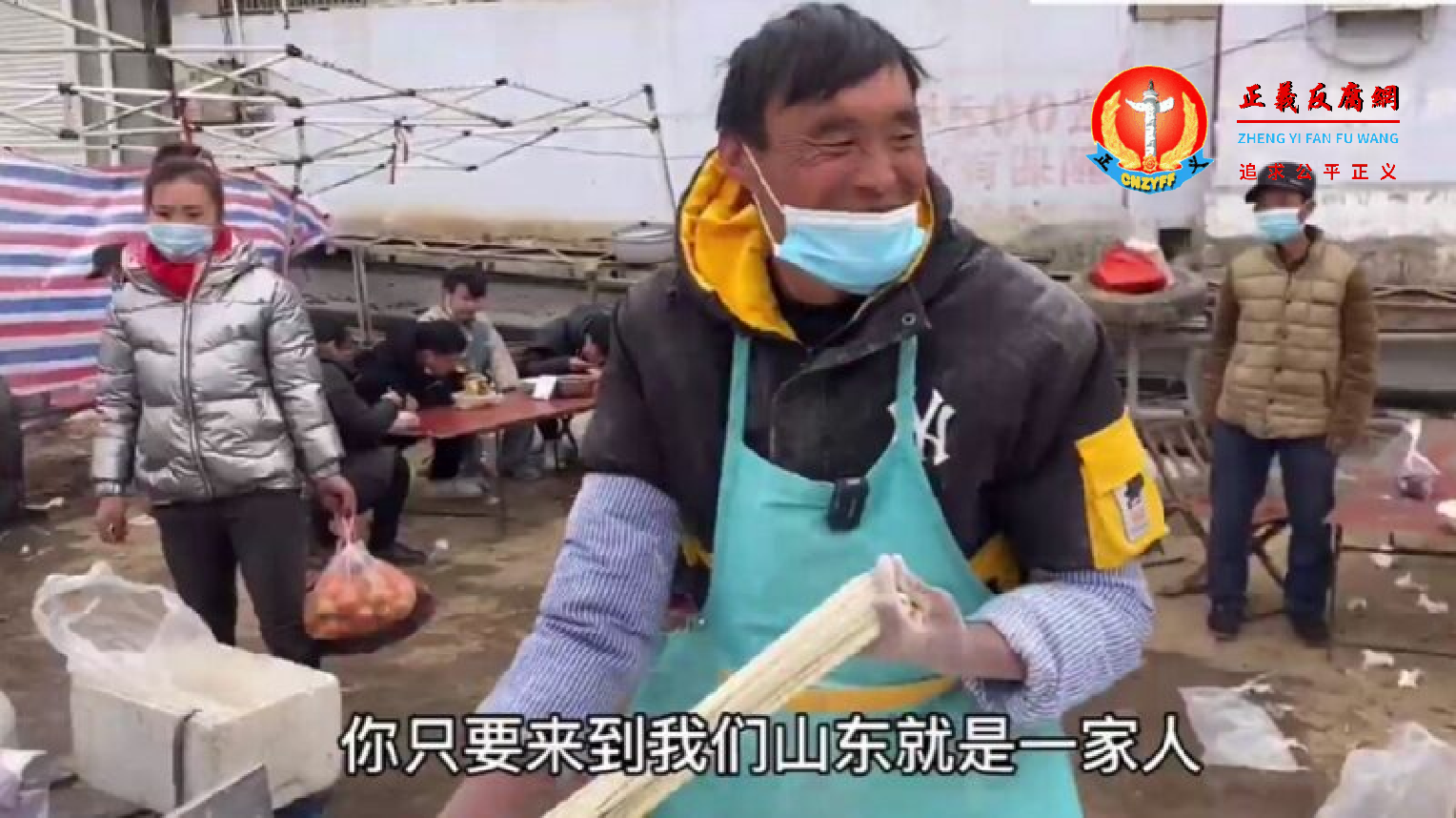 山东临沂一名“拉面哥”因为一碗拉面卖3块钱、15年不涨价在网络爆红，他的困扰也随之而来。.png